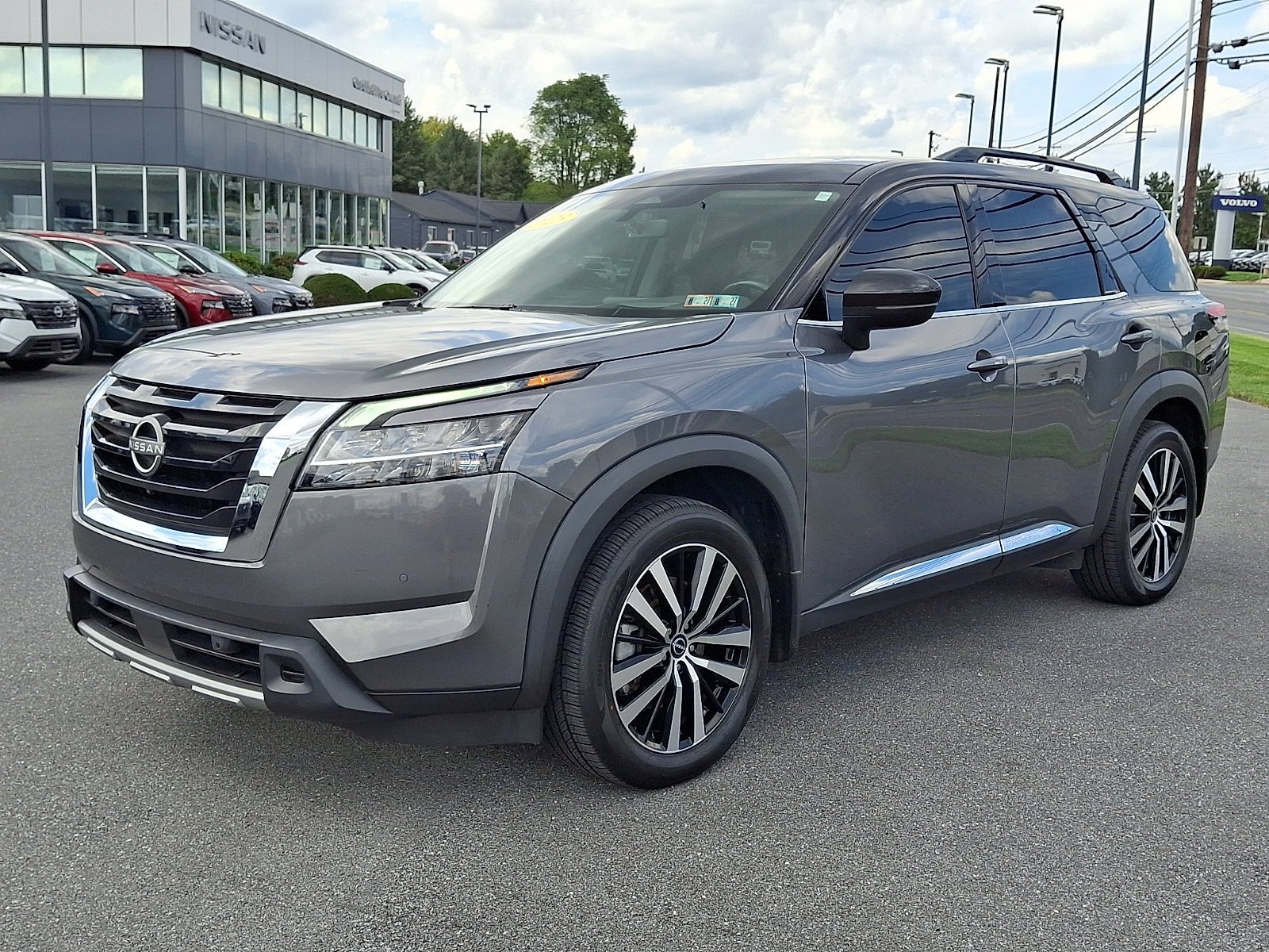 Certified 2023 Nissan Pathfinder Platinum AWD/4WD image 3