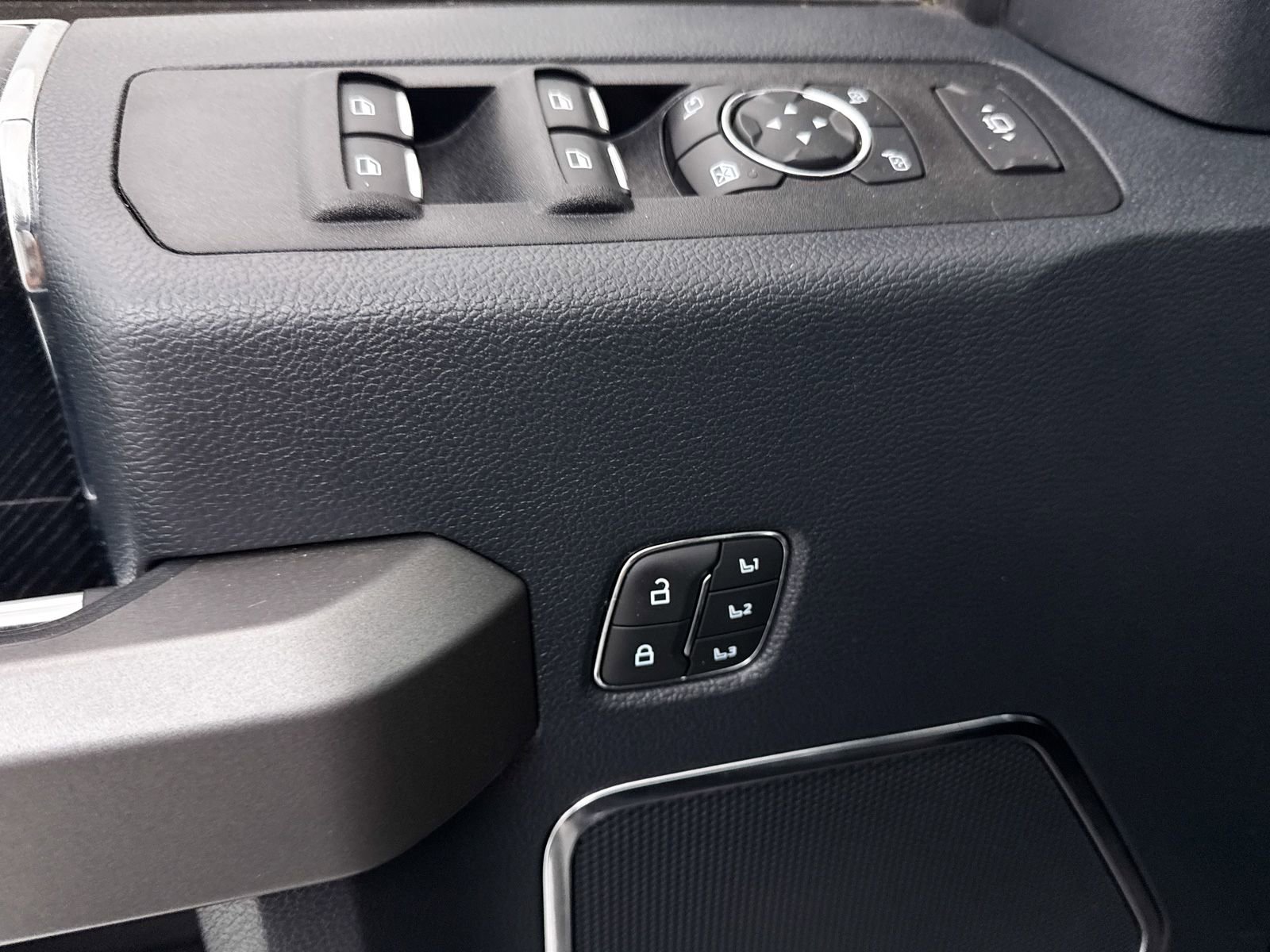 Used 2022 Ford F350 Platinum image 28