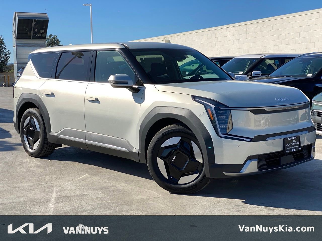 New 2026 Kia EV9 Light RWD image 1