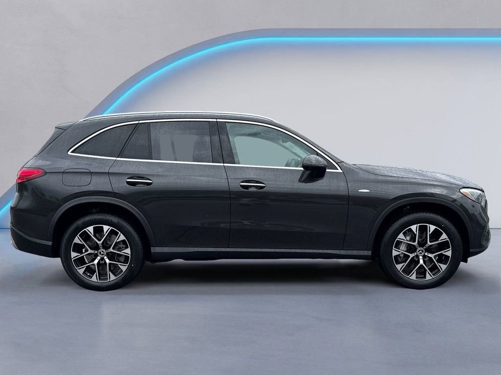 New 2025 Mercedes-Benz GLC 350e 4MATIC image 3
