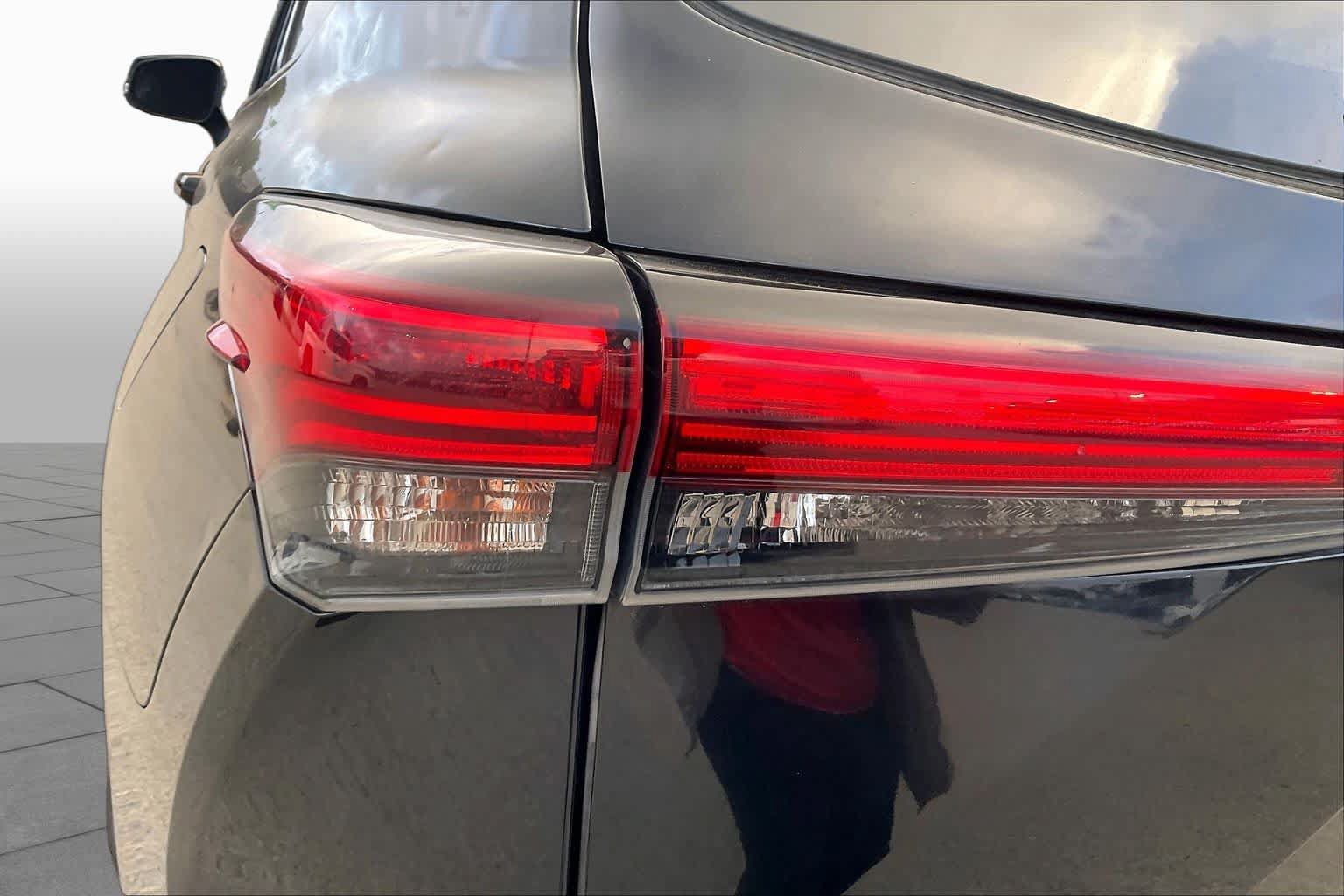 Used 2023 Toyota Highlander XSE FWD image 29