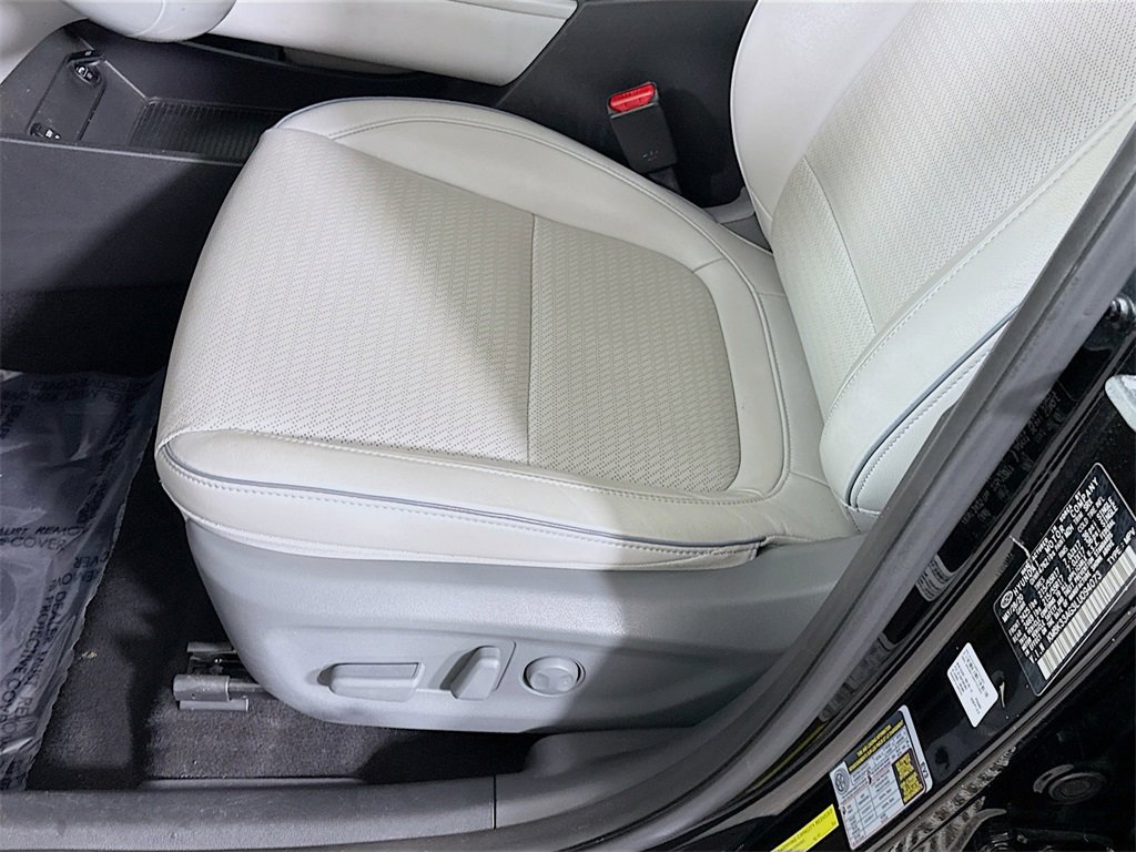 Used 2020 Hyundai Kona Limited w/ Cargo Package image 24