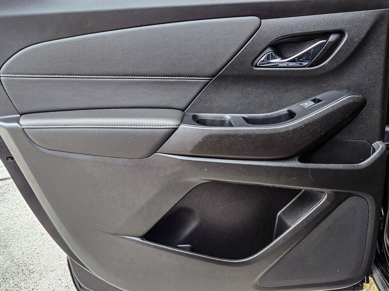 Used 2023 Chevrolet Traverse Premier w/ Redline Edition image 33