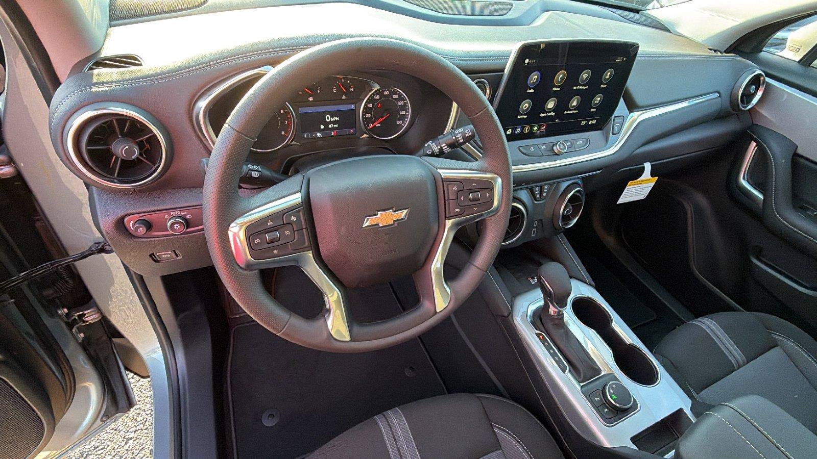 New 2026 Chevrolet Blazer LT w/ Convenience Package FWD image 3