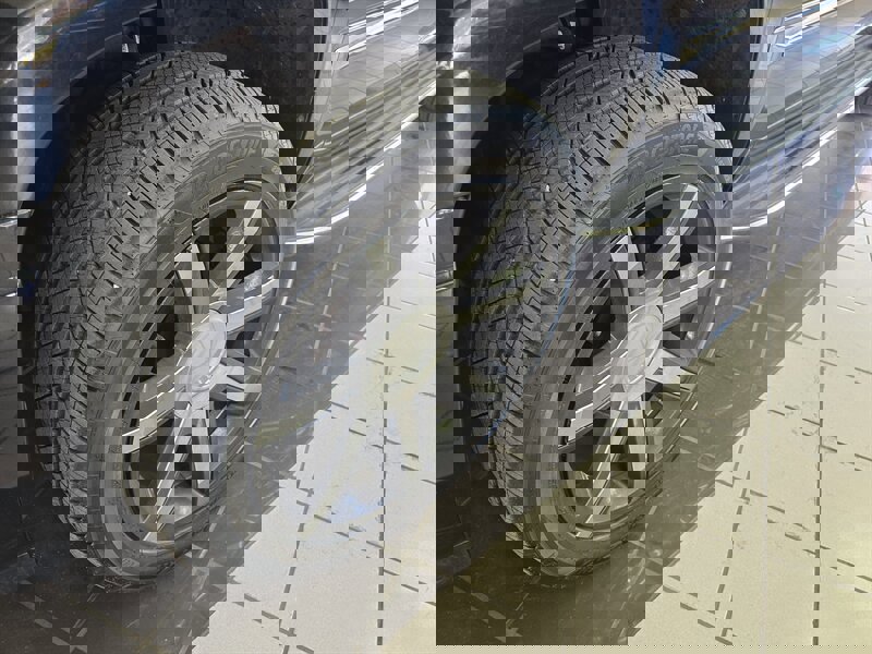 Used 2011 Cadillac Escalade ESV Luxury image 43