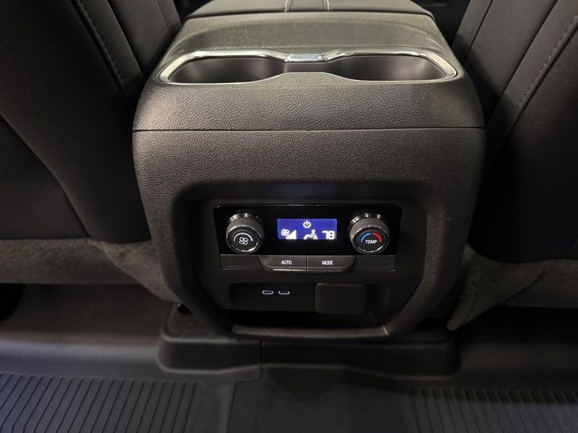 Used 2025 Chevrolet Traverse Z71 w/ Driver Confidence Package image 23