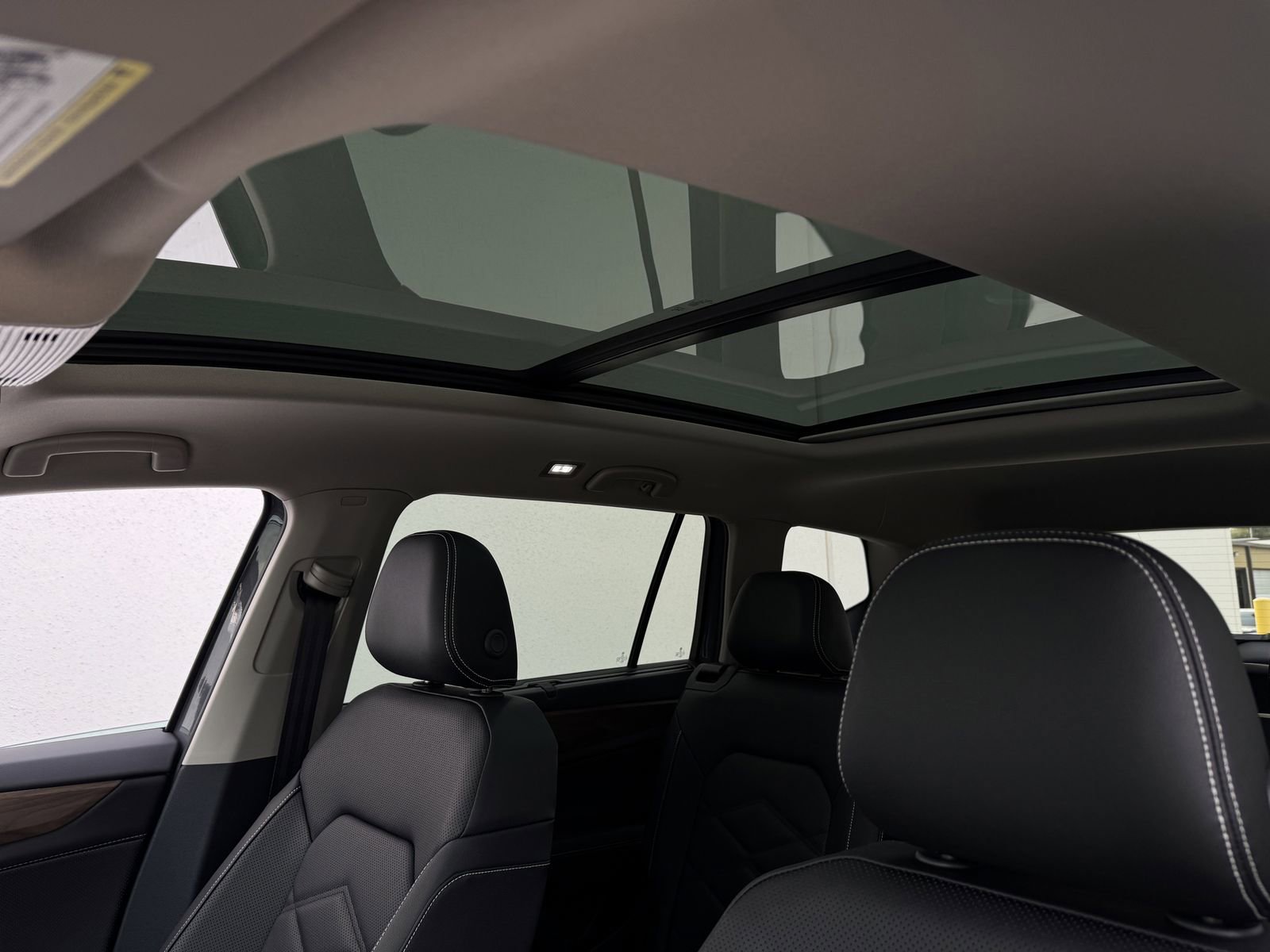 New 2026 Volkswagen Atlas SE image 23