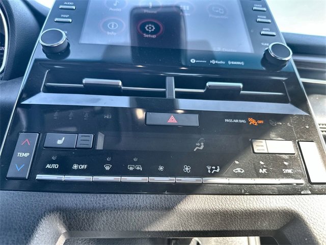 Used 2022 Toyota Avalon XLE w/ Moonroof Package image 17