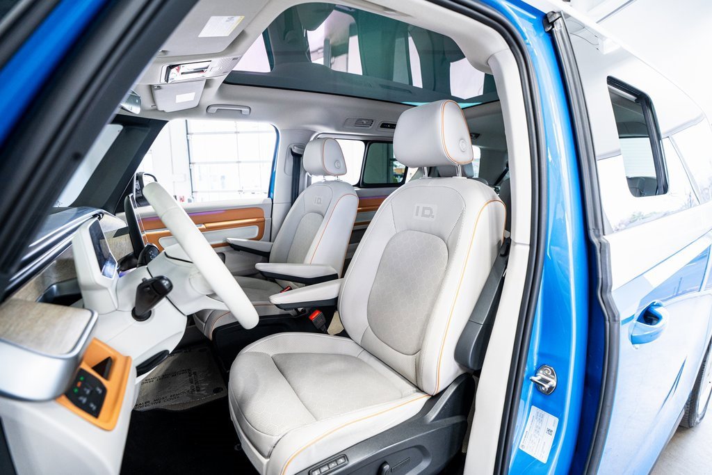 Used 2025 Volkswagen ID. Buzz 1st Edition image 34