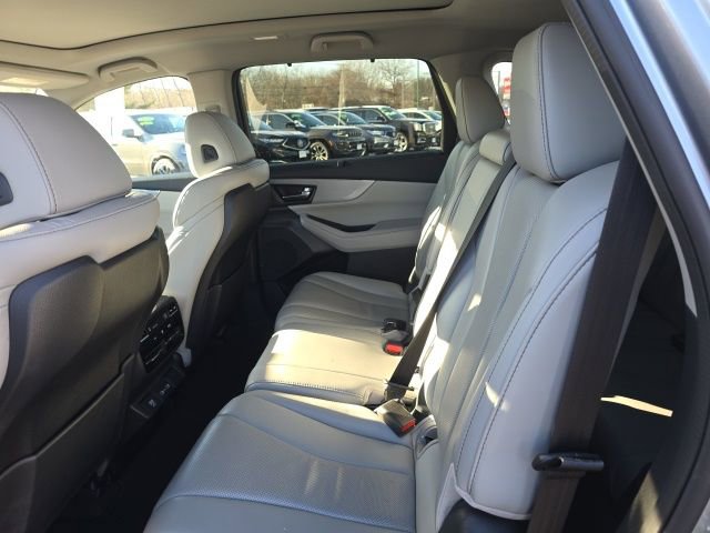 Used 2023 Acura MDX SH-AWD w/ Technology Package image 12