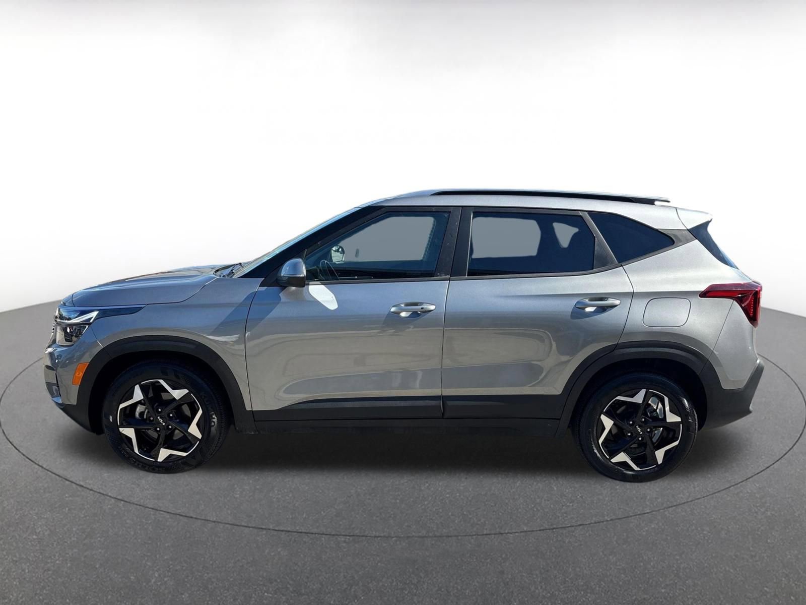 Used 2025 Kia Seltos S FWD image 11