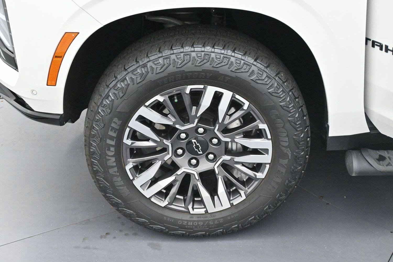 Used 2025 Chevrolet Tahoe Z71 w/ Z71 Off-Road Package AWD/4WD image 32