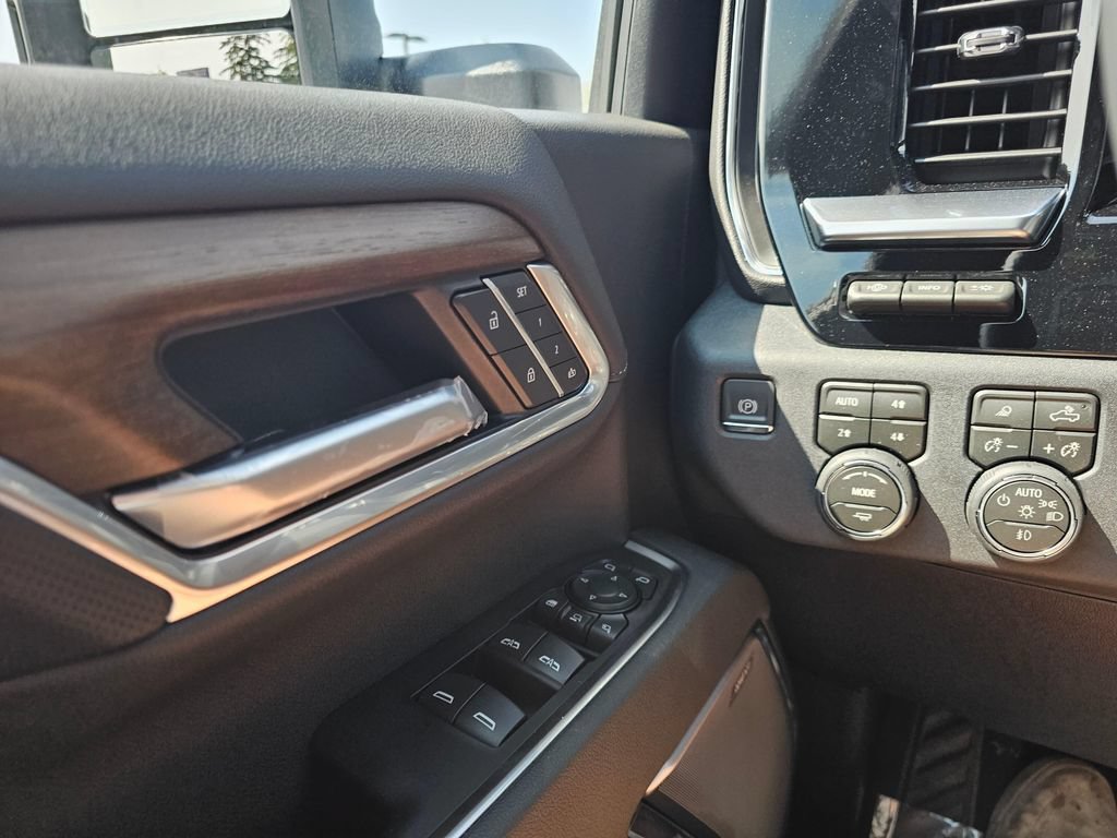 New 2026 Chevrolet Silverado 3500 High Country w/ High Country Premium Package AWD/4WD image 34