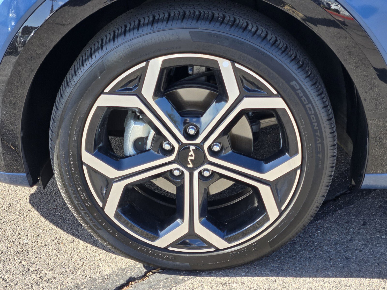 Used 2024 Kia Niro SX Touring image 10