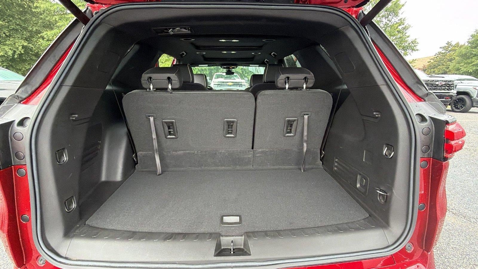 Used 2023 Chevrolet Traverse Premier FWD image 14
