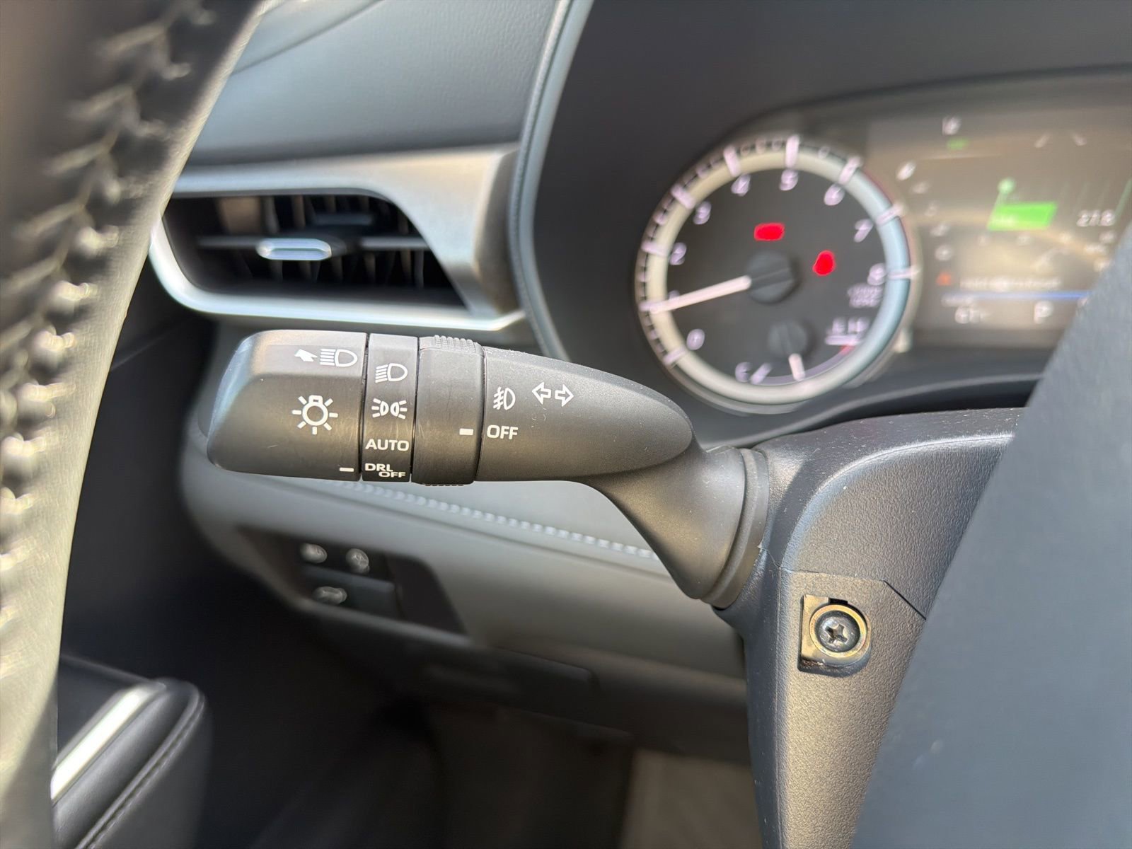 Used 2024 Toyota Highlander LE image 44