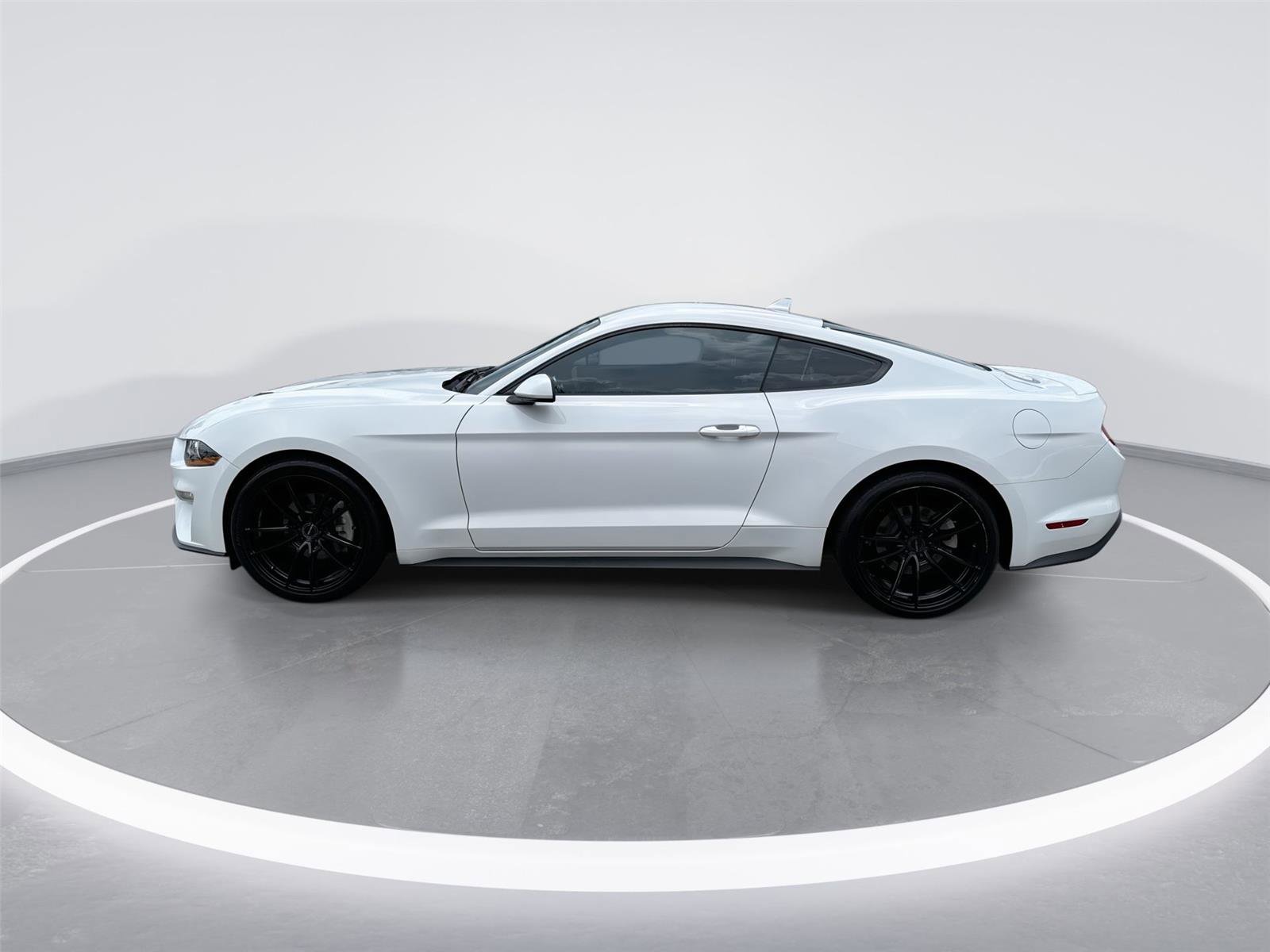 Used 2020 Ford Mustang Coupe w/ Equipment Group 101A RWD image 5