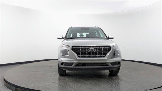 Used 2026 Hyundai Venue SEL FWD image 12