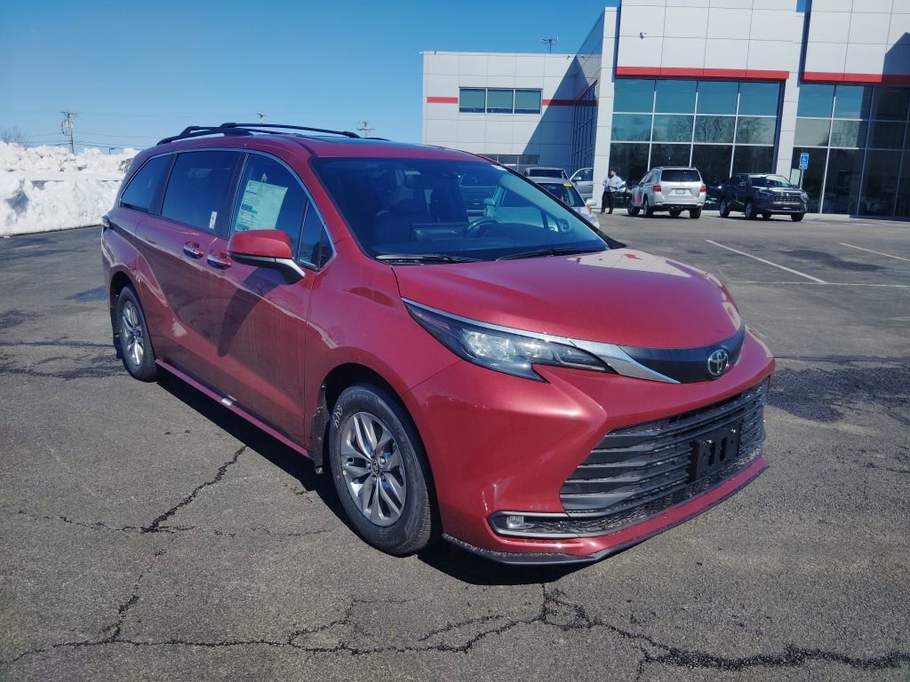New 2026 Toyota Sienna XLE image 1