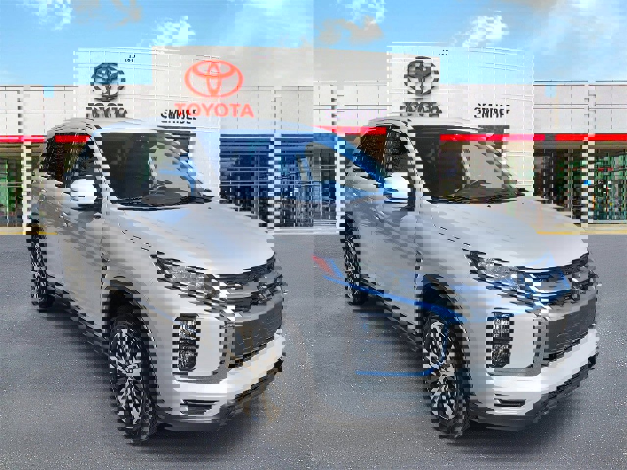 Used 2024 Mitsubishi Outlander Sport SE image 2