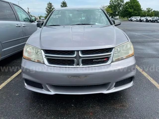 Used 2013 Dodge Avenger SE FWD image 3