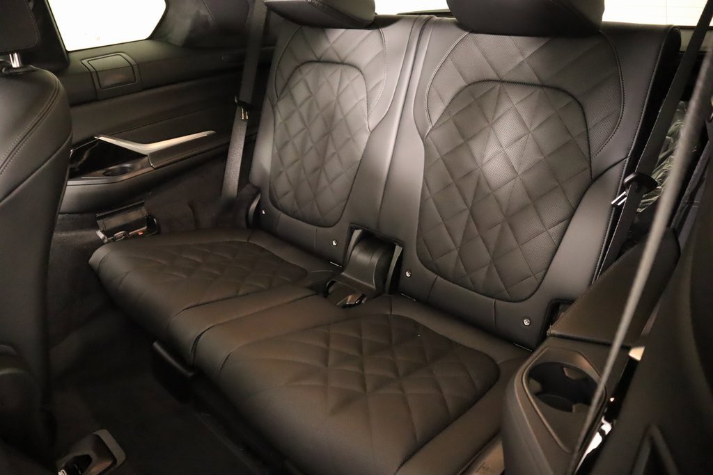 New 2026 BMW X7 xDrive40i w/ Executive Package image 14