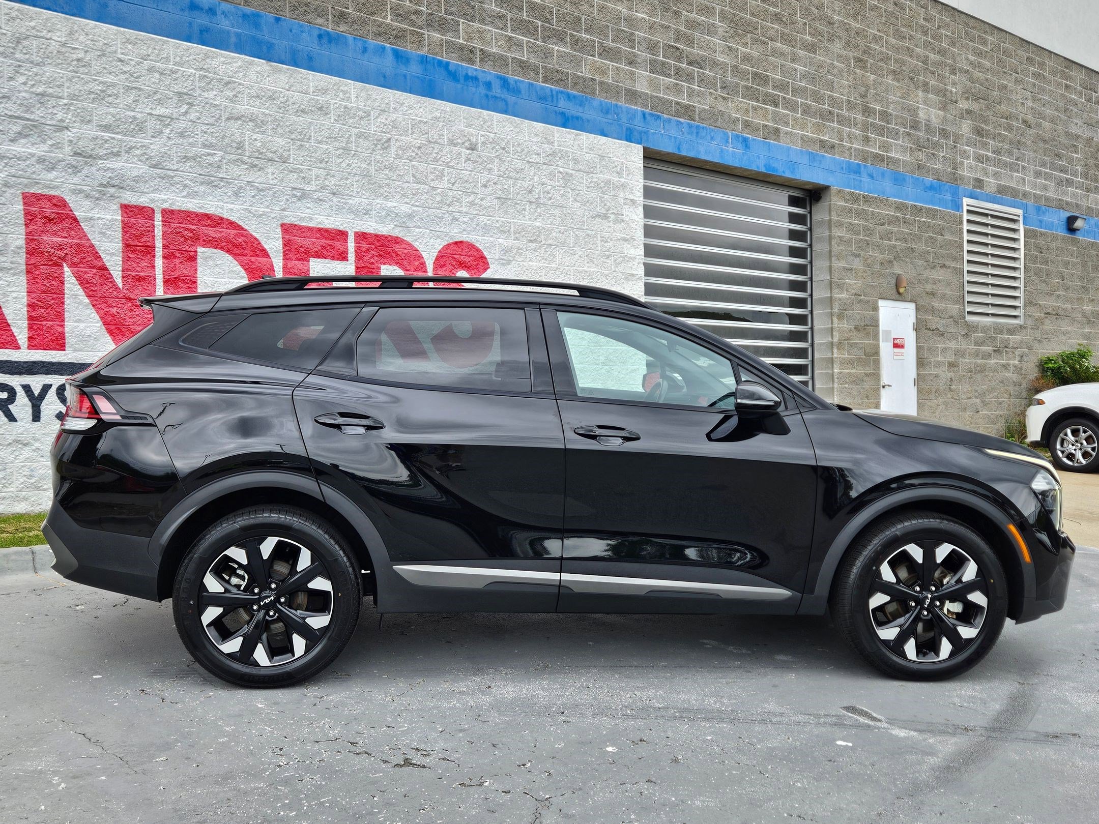 Used 2023 Kia Sportage X-Line w/ X-Line Premium Package AWD/4WD image 8