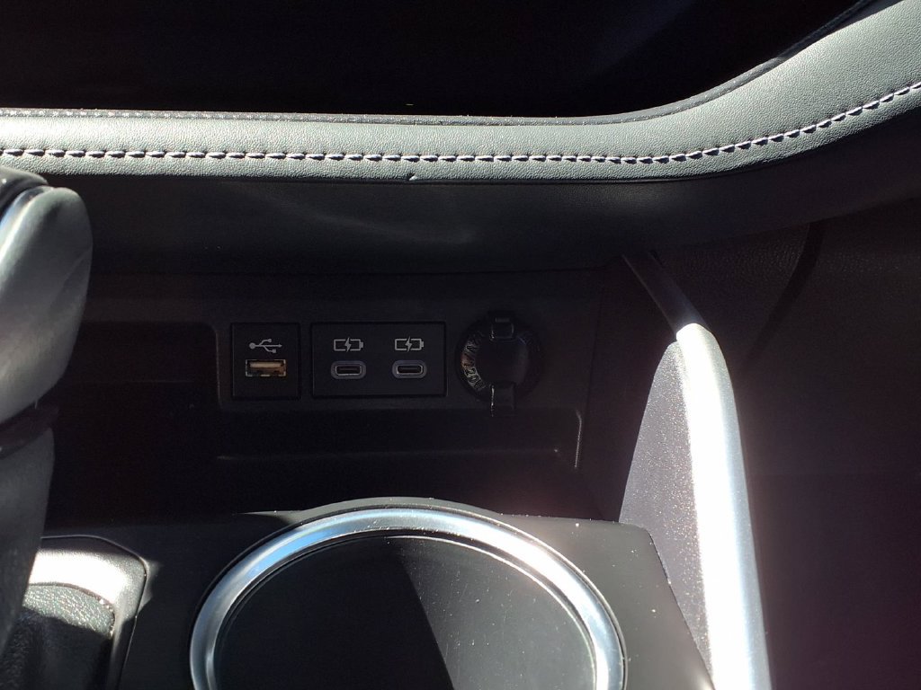 Certified 2023 Toyota Highlander XLE AWD/4WD image 11