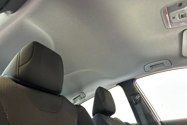 Used 2020 Toyota Prius LE FWD image 18