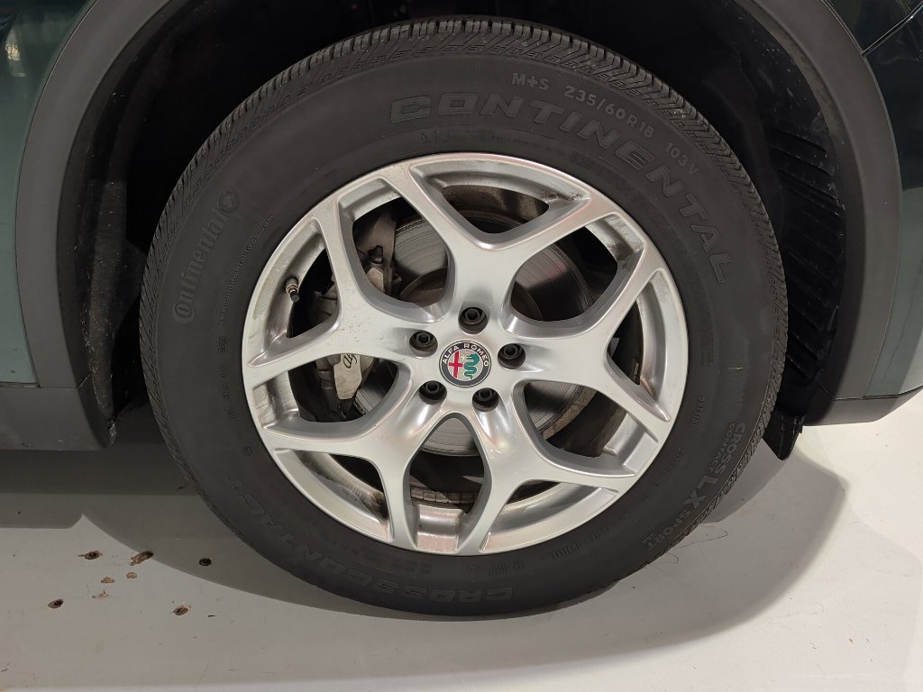 Used 2019 Alfa Romeo Stelvio AWD w/ Cold Weather Package image 6