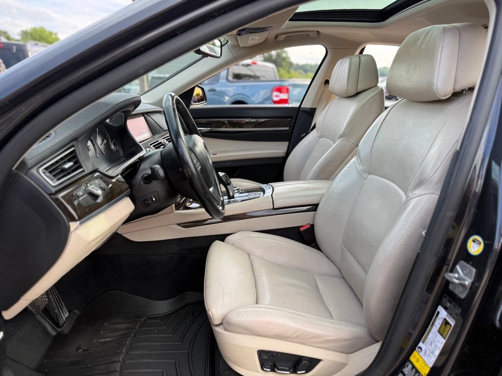 Used 2012 BMW 750i xDrive AWD/4WD image 14