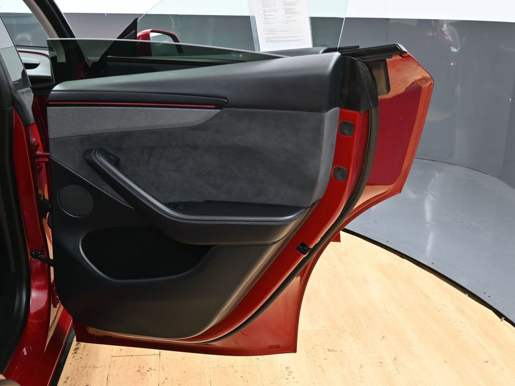 Used 2026 Tesla Model Y AWD image 42