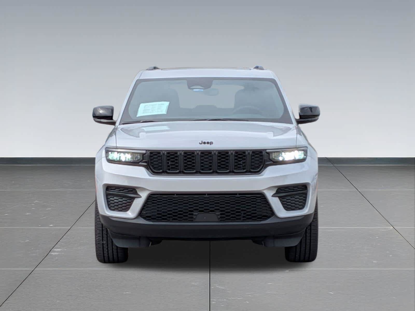 Certified 2024 Jeep Grand Cherokee Altitude AWD/4WD image 8