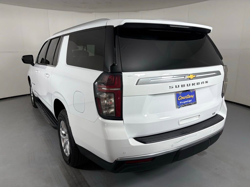 Used 2024 Chevrolet Suburban LT RWD image 7