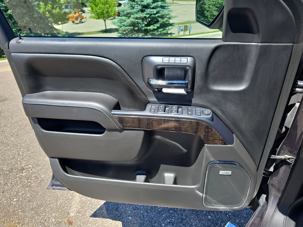 Used 2016 GMC Sierra 1500 Denali w/ Enhanced Driver Alert Package AWD/4WD image 29