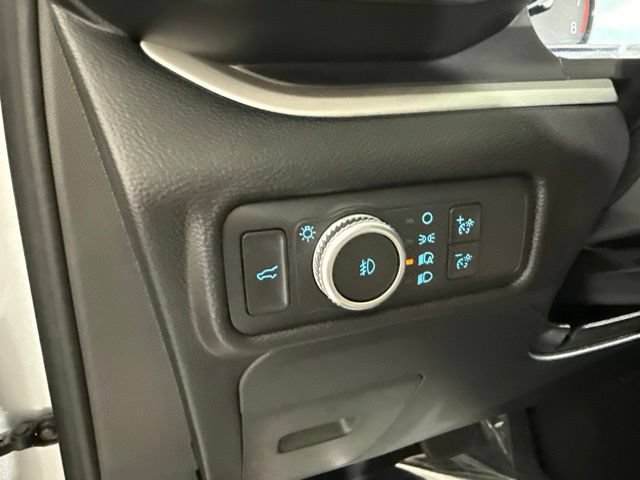 Used 2022 Ford Explorer XLT w/ Equipment Group 202A AWD/4WD image 22