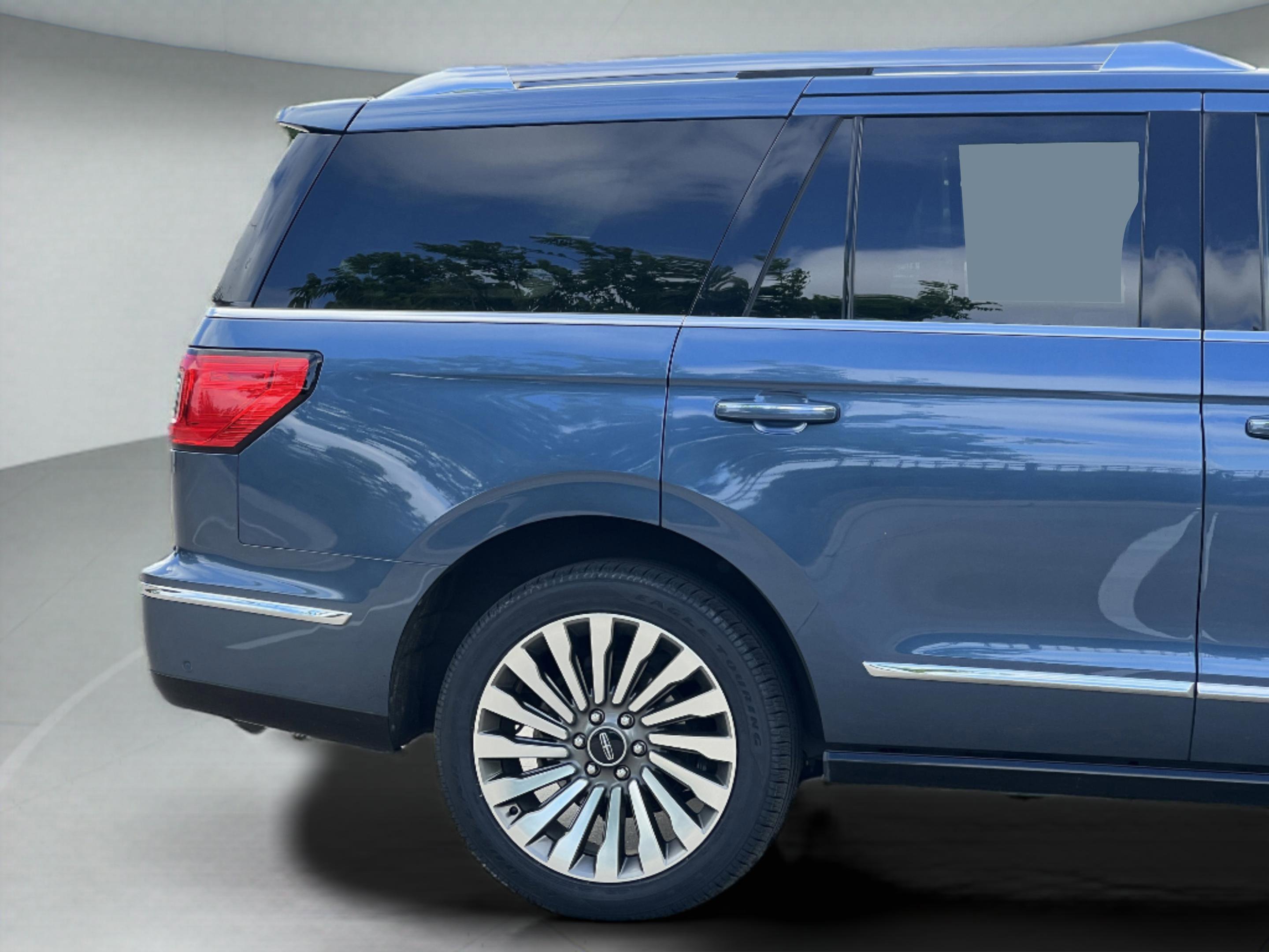 Used 2020 Lincoln Navigator Reserve w/ Luxury Package image 30