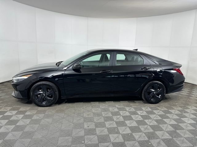 Used 2023 Hyundai Elantra SEL image 6