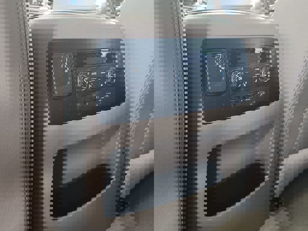 Used 2017 GMC Yukon SLT w/ Open Road Package image 21