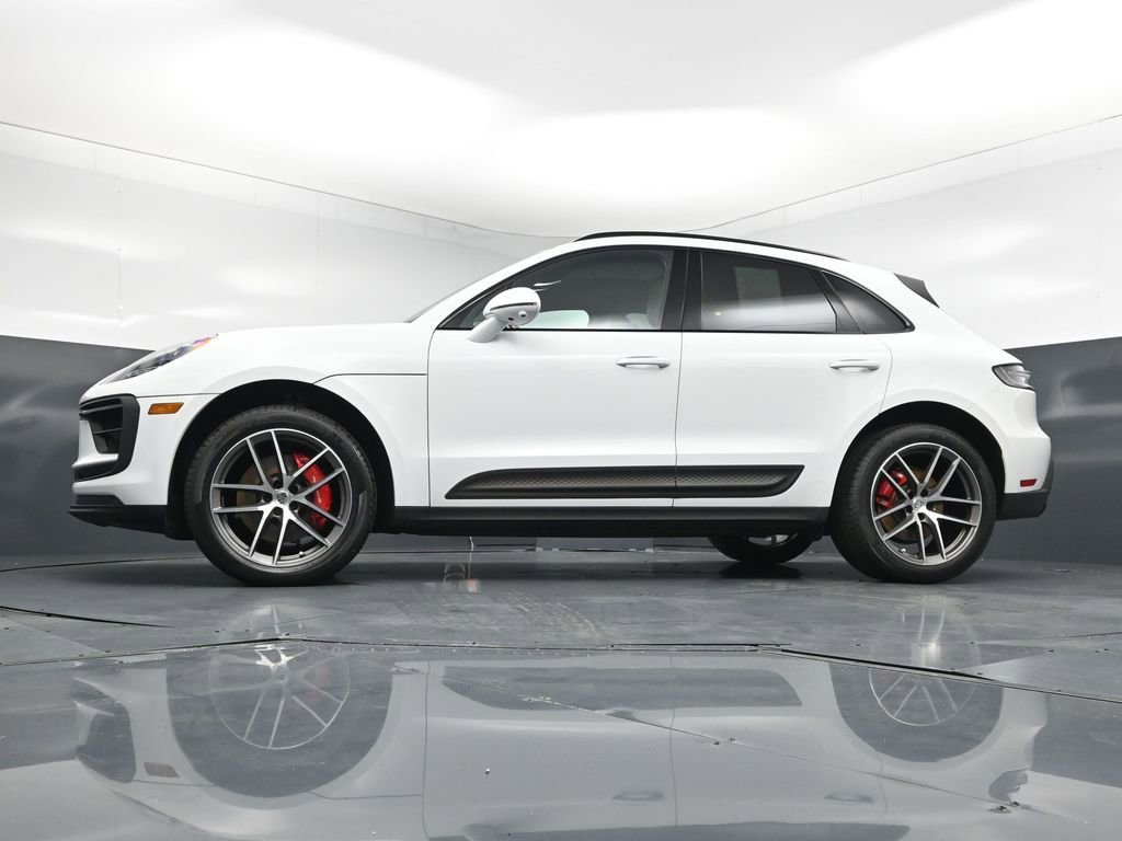 Certified 2023 Porsche Macan S AWD/4WD image 21