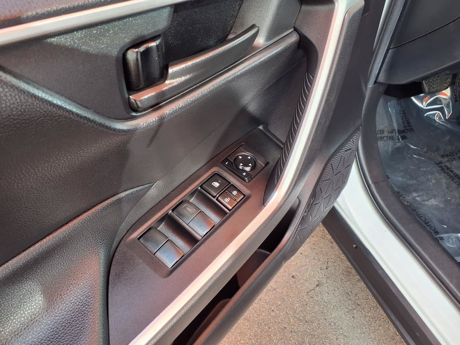 Used 2020 Toyota RAV4 LE w/ Carpet Mat Package FWD image 14
