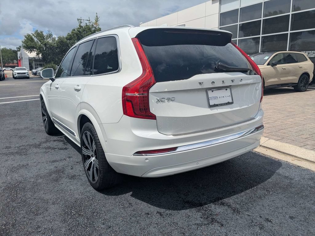 Certified 2023 Volvo XC90 T8 Plus AWD/4WD image 5