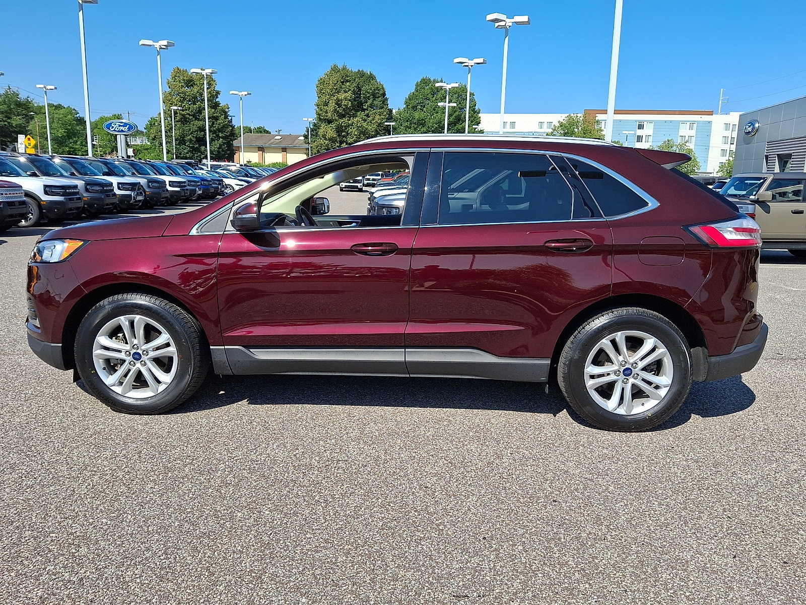 Certified 2020 Ford Edge SEL w/ Convenience Package FWD image 6