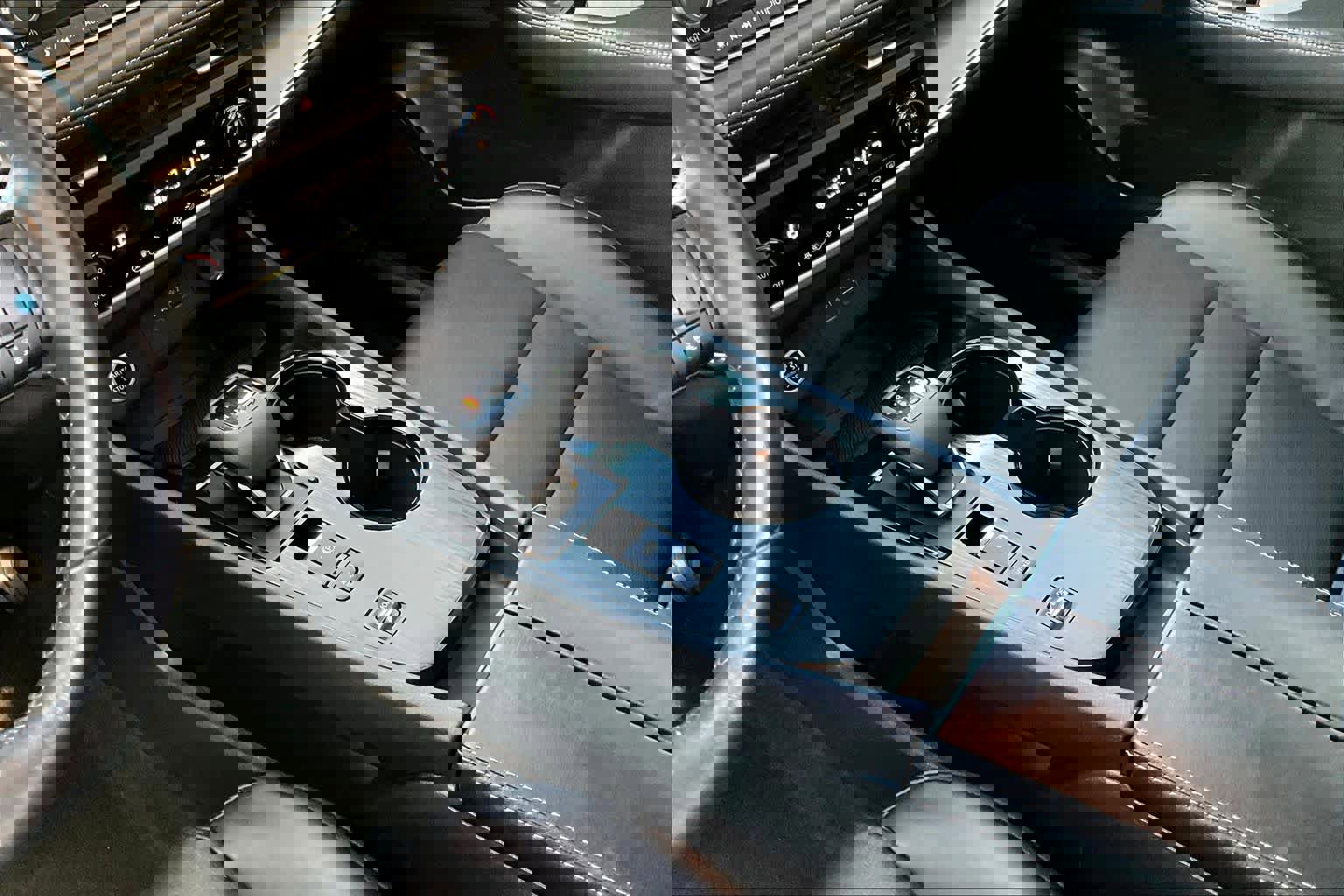 Used 2023 Nissan Rogue SV w/ SV Premium B Package image 16