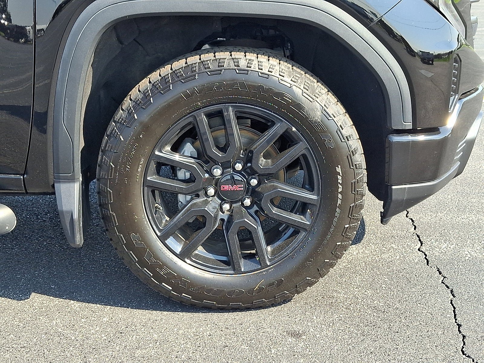 Used 2024 GMC Sierra 1500 Pro w/ Graphite Edition AWD/4WD image 8