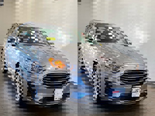 Certified 2020 Ford Fusion SE image 2