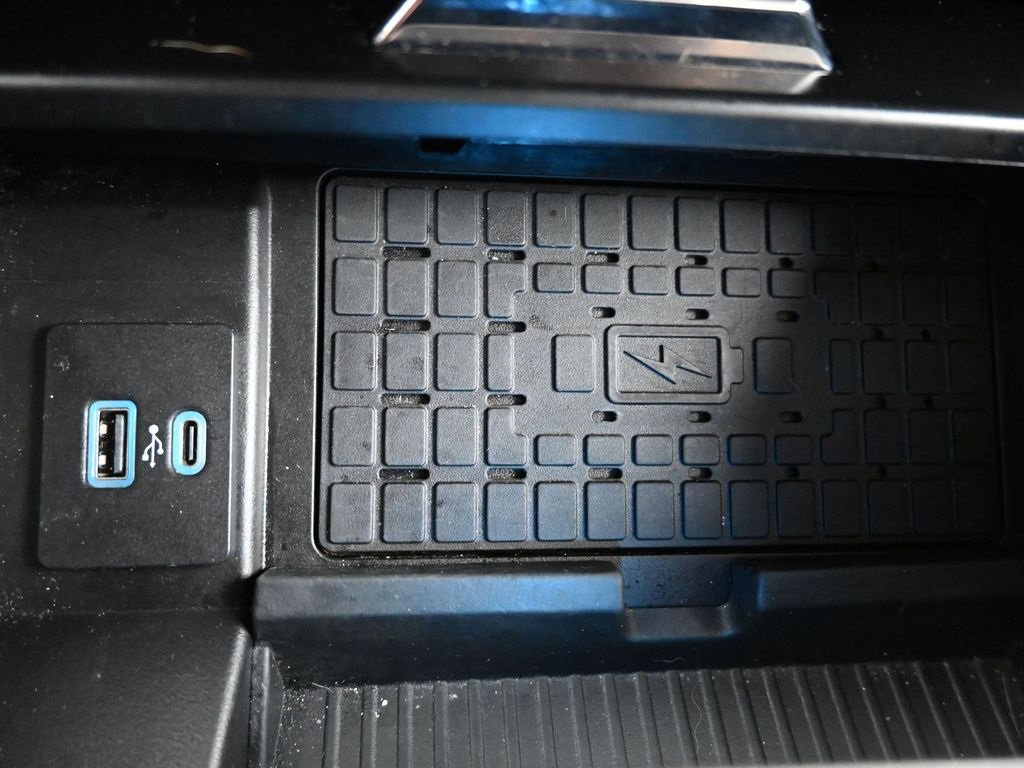 Used 2024 Ford Expedition Max XLT image 19