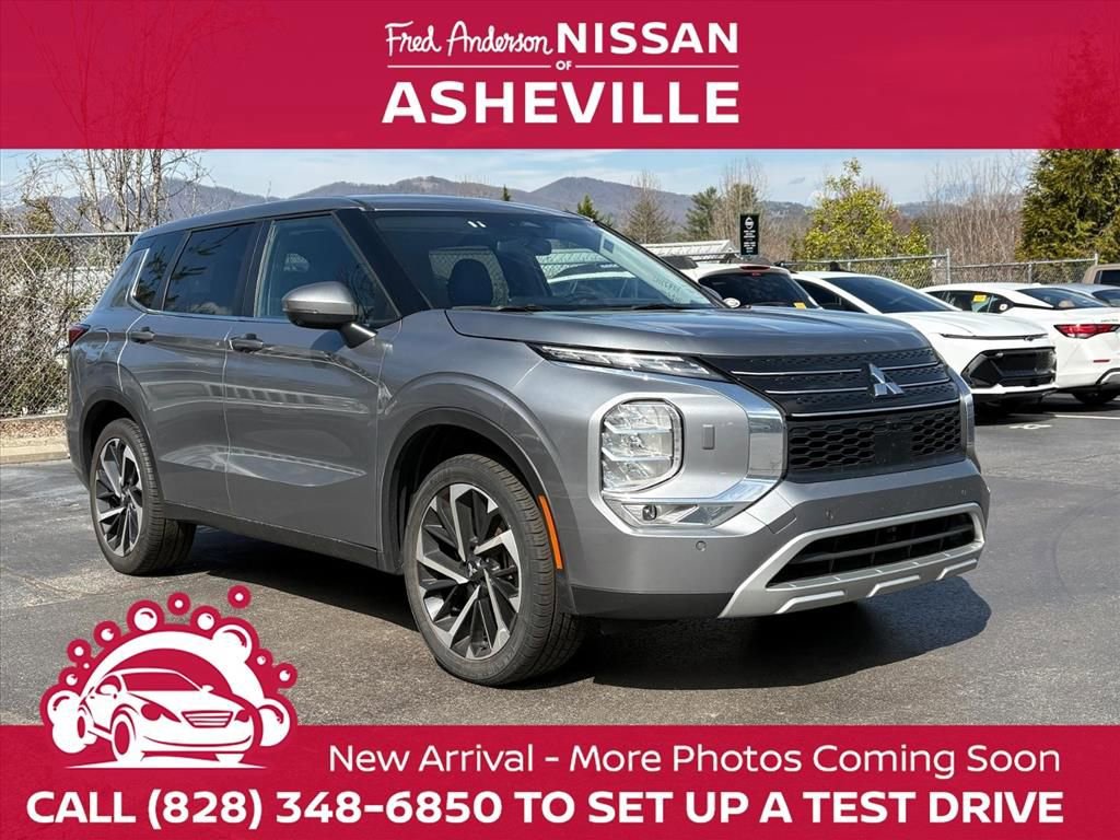 Used 2024 Mitsubishi Outlander SE
