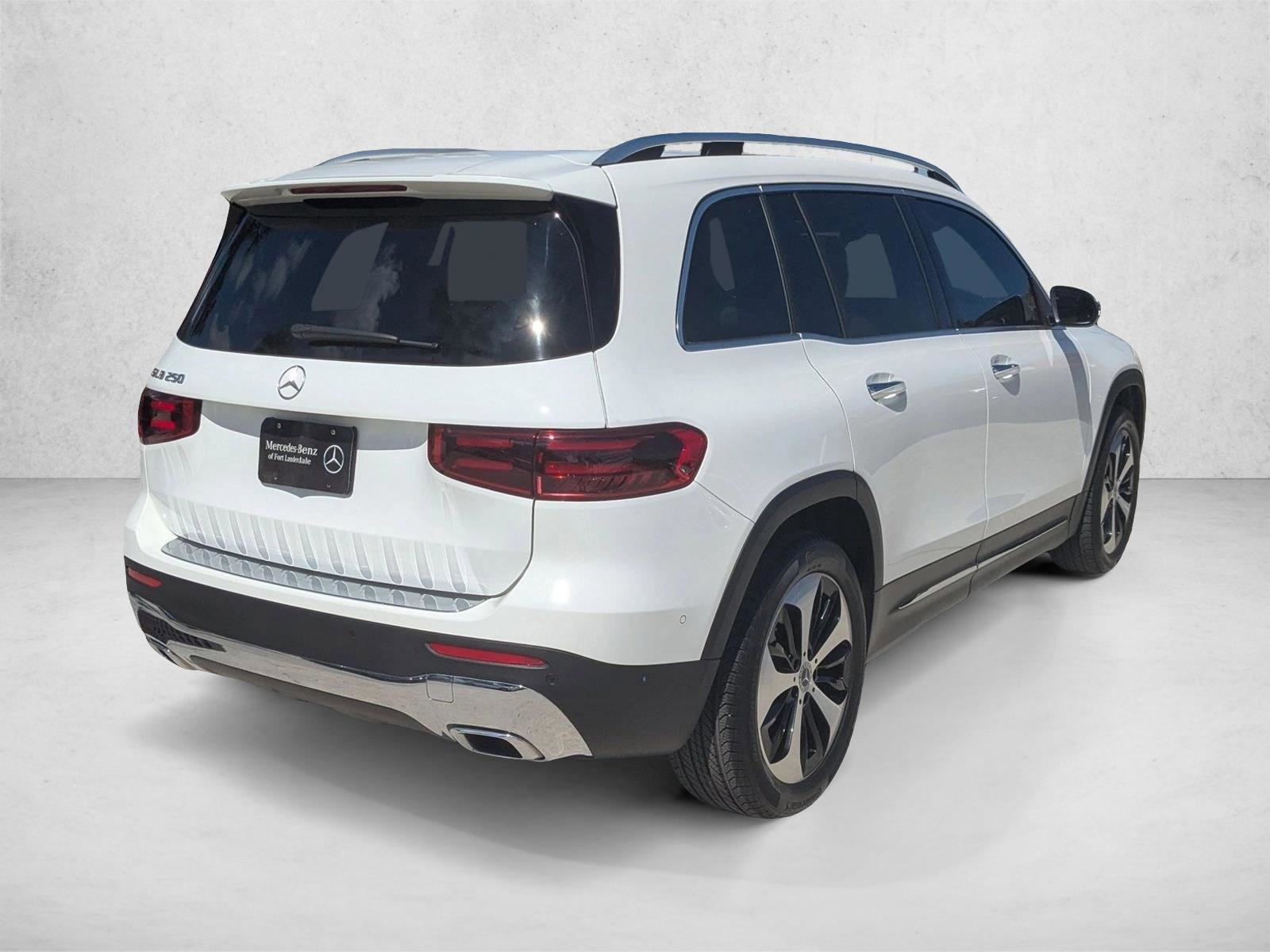 Used 2025 Mercedes-Benz GLB 250 image 5