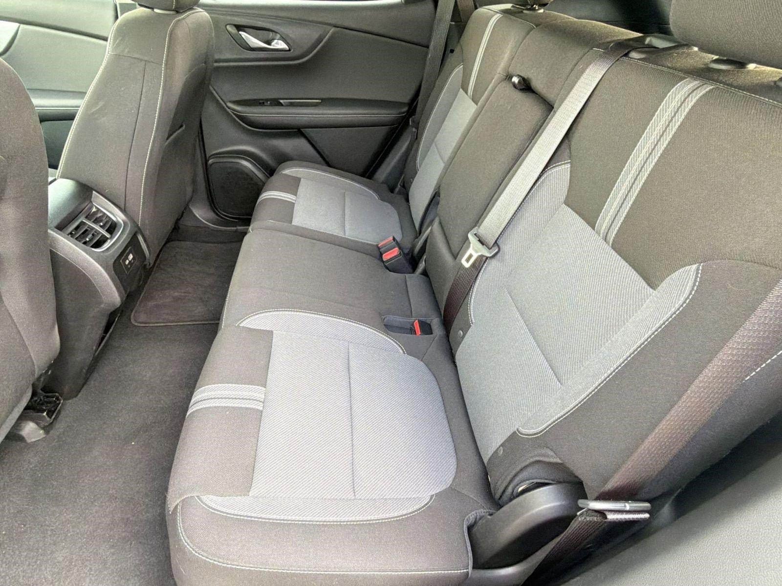 Used 2025 Chevrolet Blazer LT FWD image 30